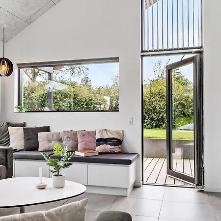 בית נופש Cozy In With Sauna Hejls